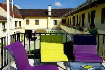 Logis Les Terrasses De Corton Hotel