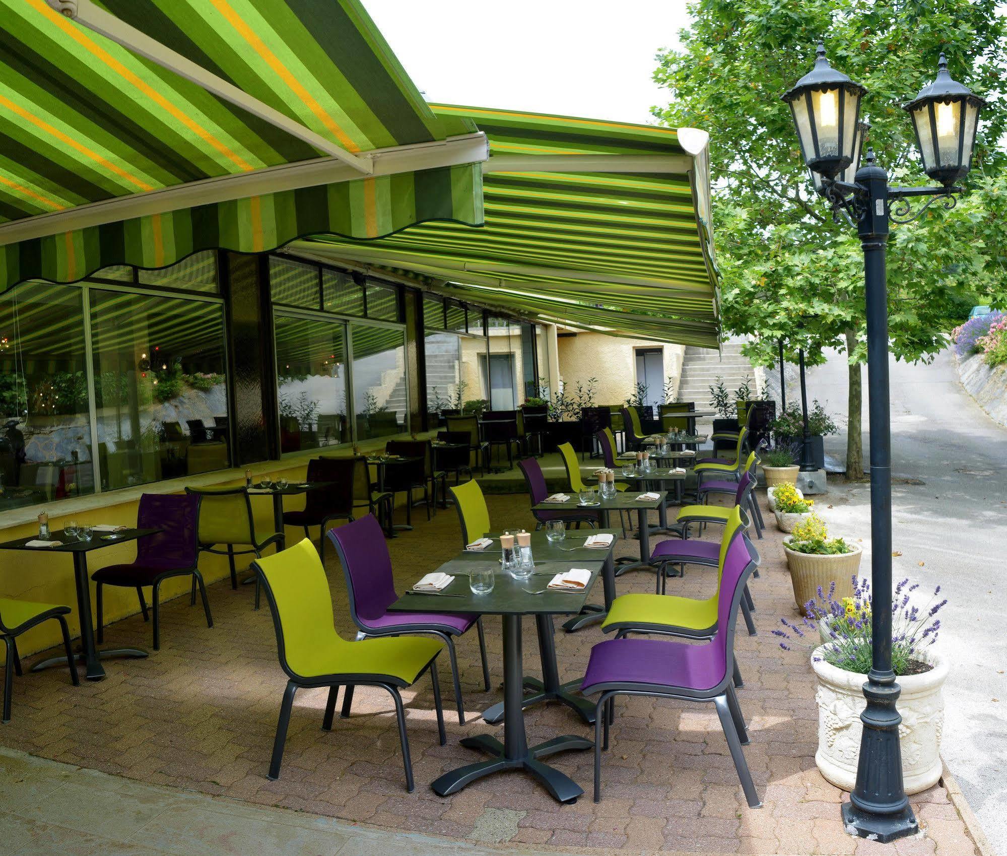 Logis Les Terrasses De Corton Hotel