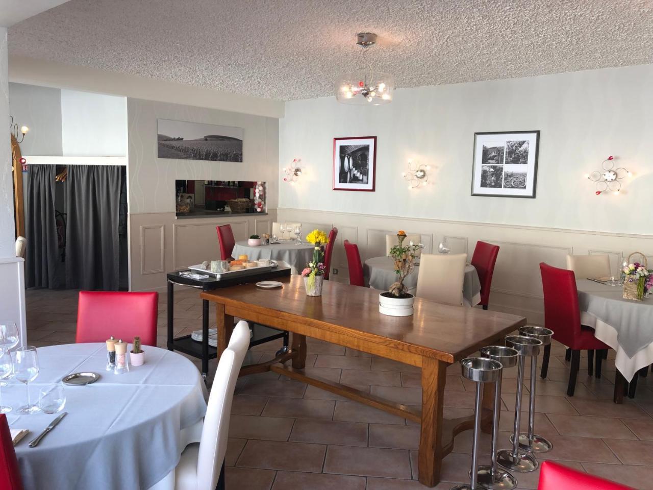 Logis Les Terrasses De Corton 3*